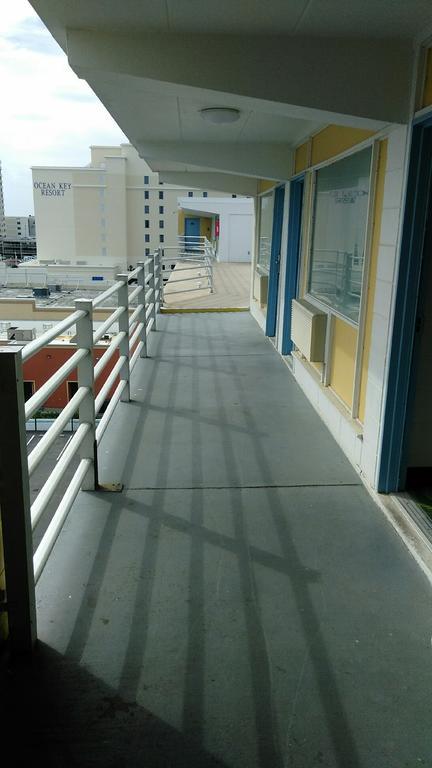 Howard Johnson By Wyndham Virginia Beach At The Beach Exterior foto